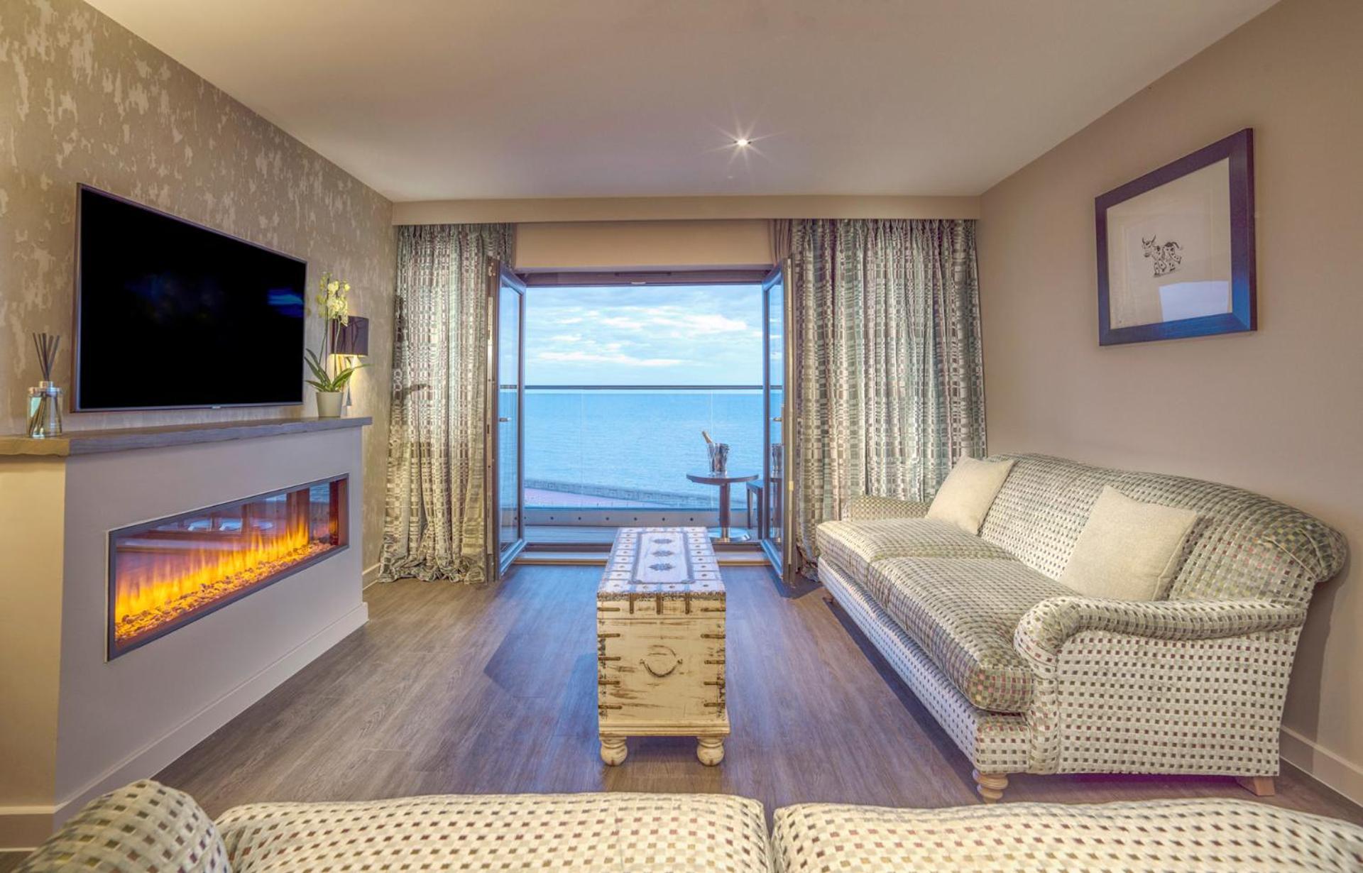 Boulevard Hotel Blackpool Exterior foto The interior of a suite at the hotel
