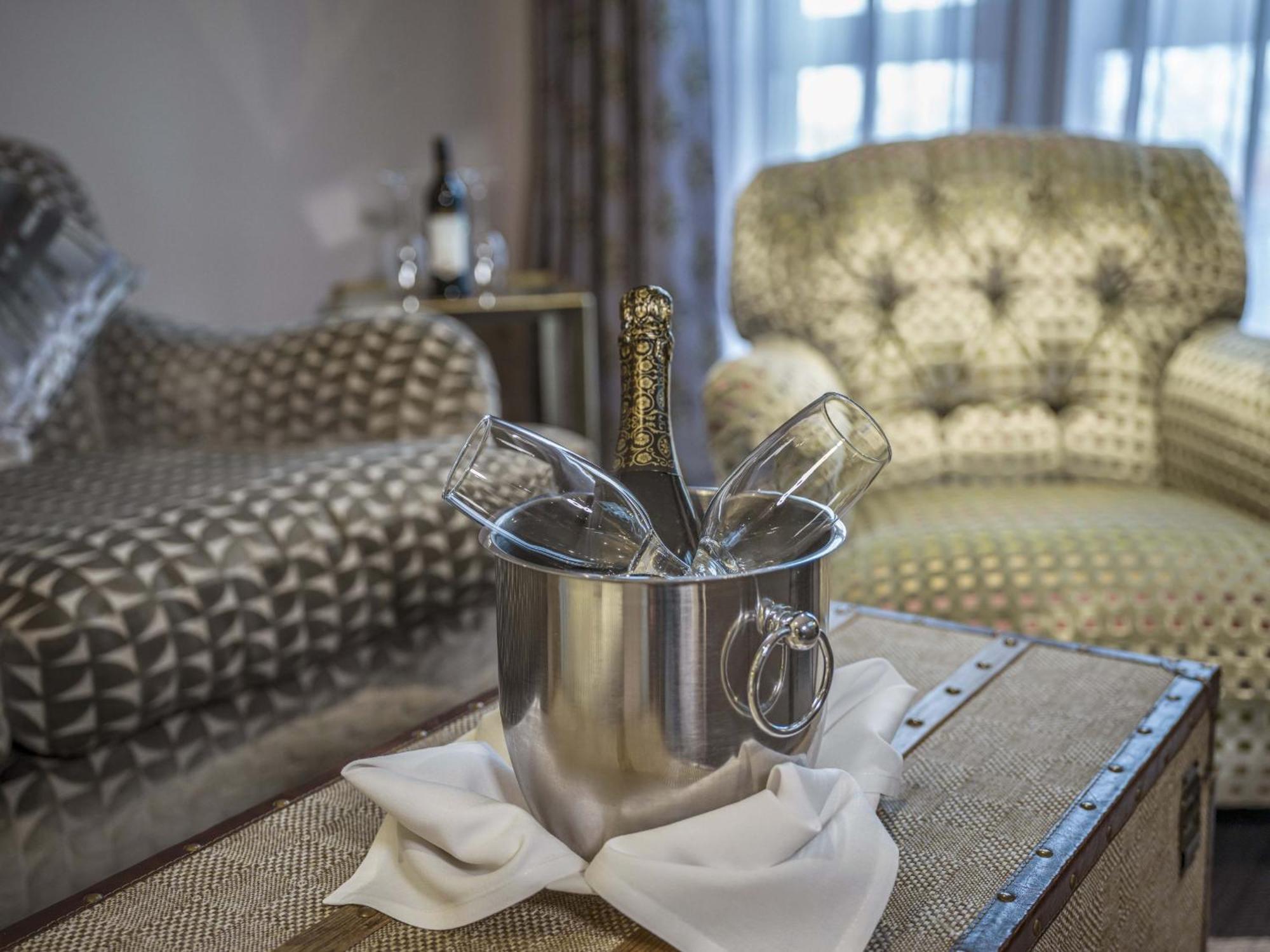 Boulevard Hotel Blackpool Exterior foto Champagne bucket